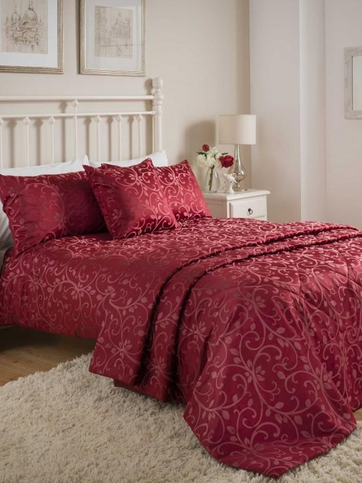 Red bedding 2025