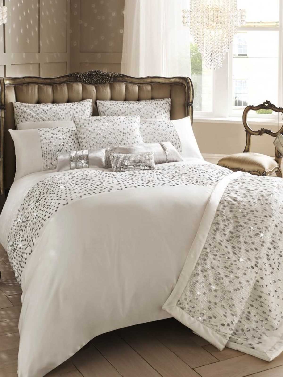 Kylie oyster top cushion