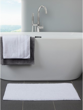 Chenille Bobble Bathmat White